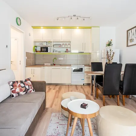 Peter With Terrace شقة *