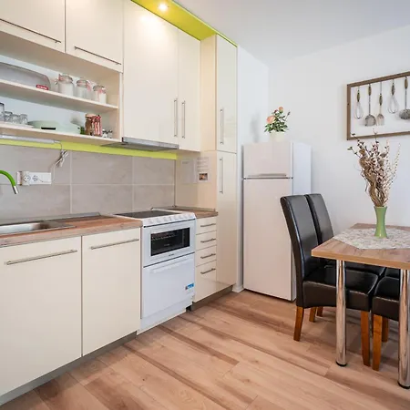 Peter With Terrace *